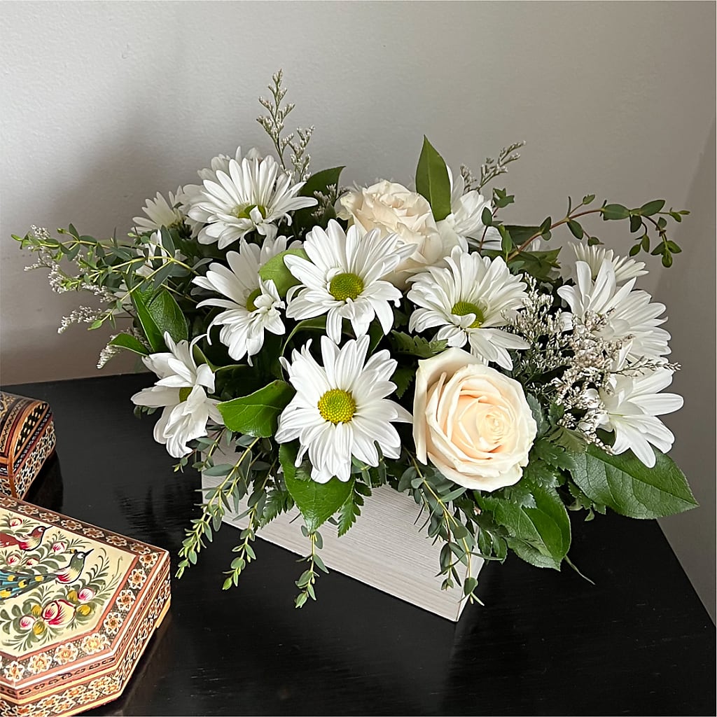 Fresh Linen Box Bouquet – Ko Caffee Llc Dba Verde Galerie, Stamford CT