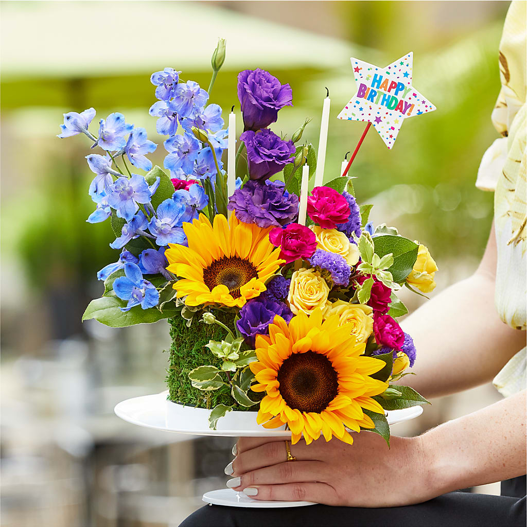 Star of the Day Floral Cake – Ko Caffee Llc Dba Verde Galerie, Stamford CT