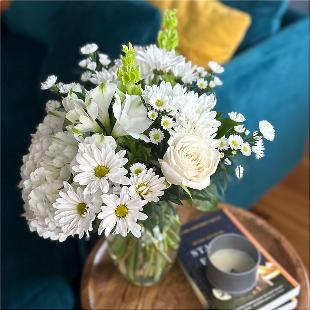 Classic Ivory – A Florist Original –  Ko Caffee Llc Dba Verde Galerie, Stamford CT