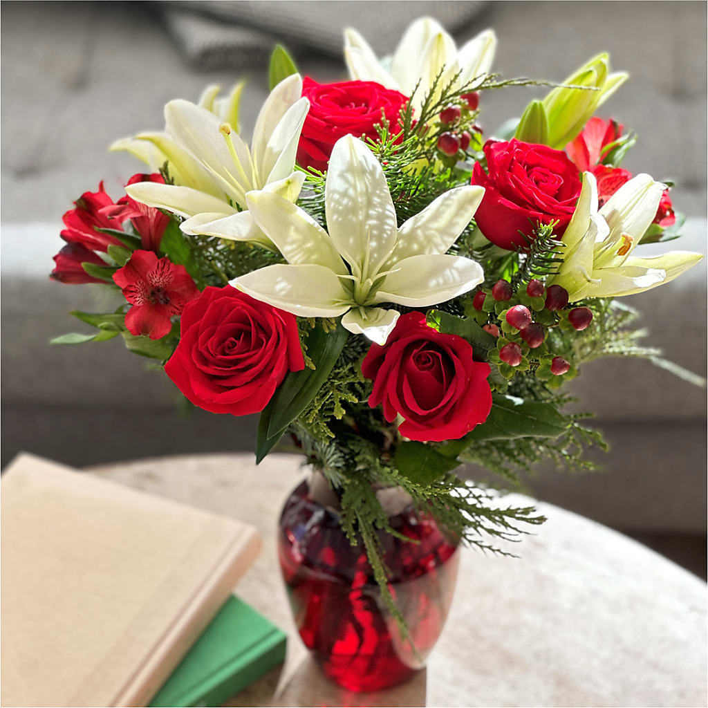 Evergreen Delight Bouquet –  Ko Caffee Llc Dba Verde Galerie, Stamford CT